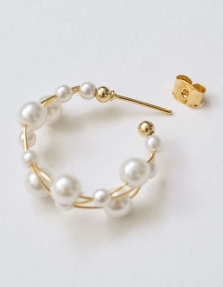 フェイクパールフープピアス
