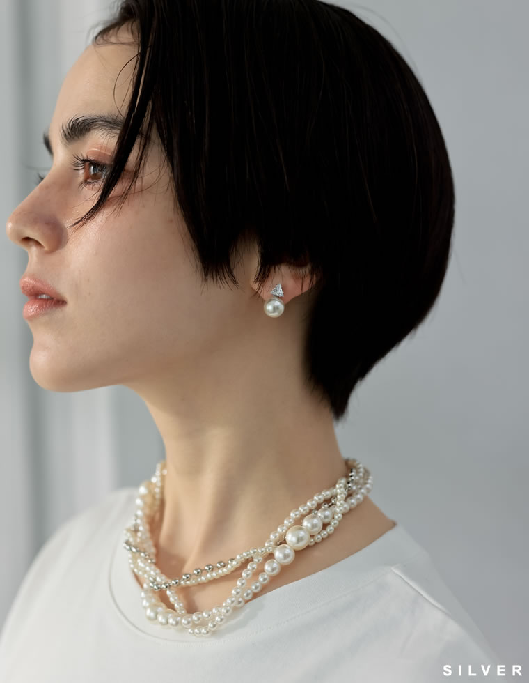 フェイクパール×トライアングルピアス