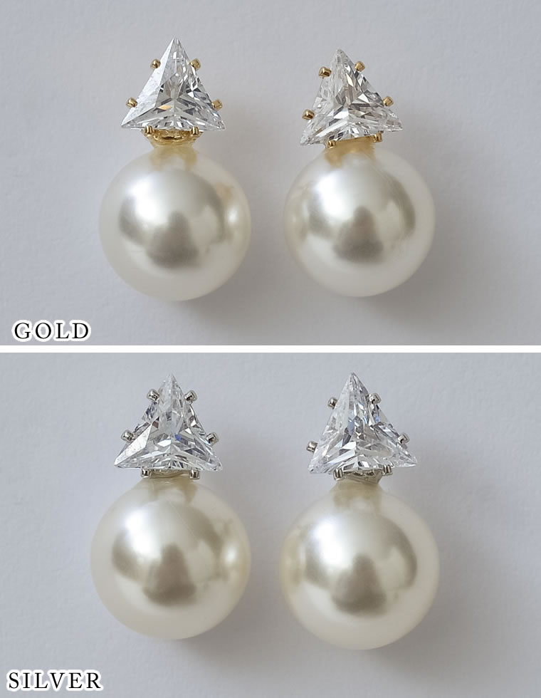 フェイクパール×トライアングルピアス