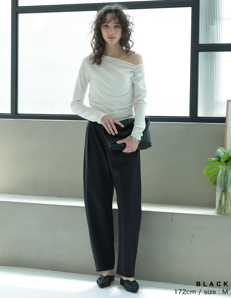 リネンライクタックバレルレッグパンツ