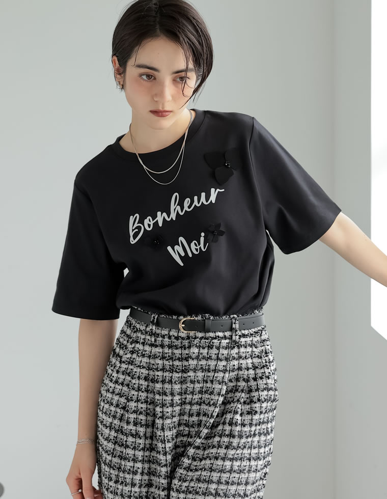 スムースコットン立体フラワーロゴTシャツ