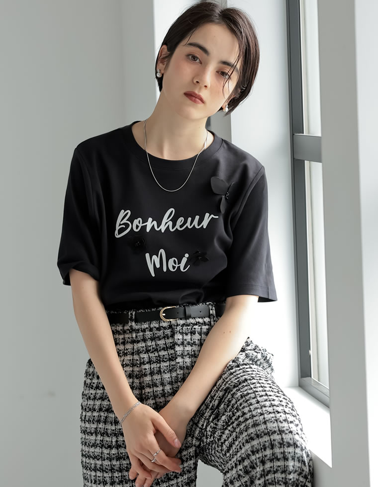スムースコットン立体フラワーロゴTシャツ