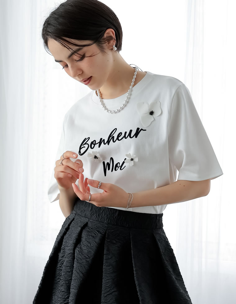スムースコットン立体フラワーロゴTシャツ