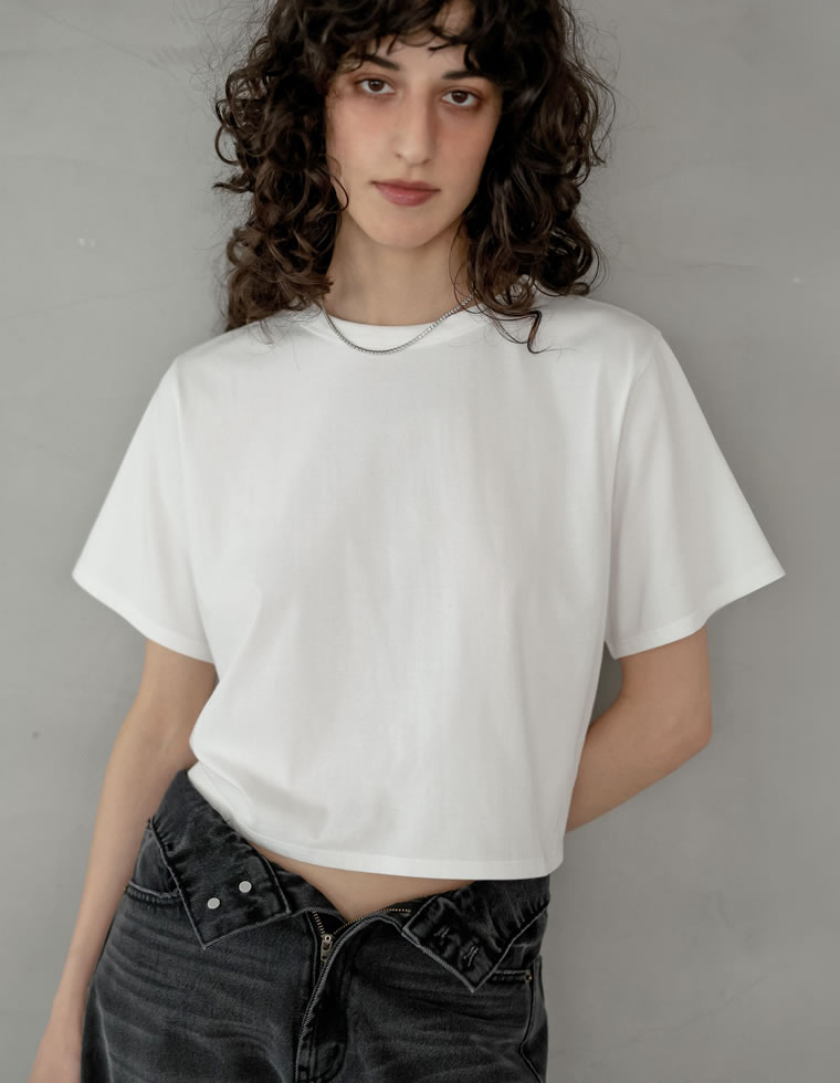 セミクロップド半袖Tシャツ