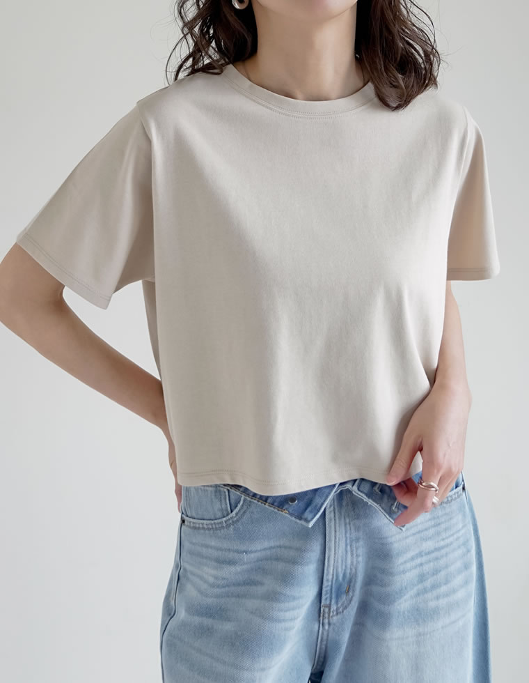 セミクロップド半袖Tシャツ