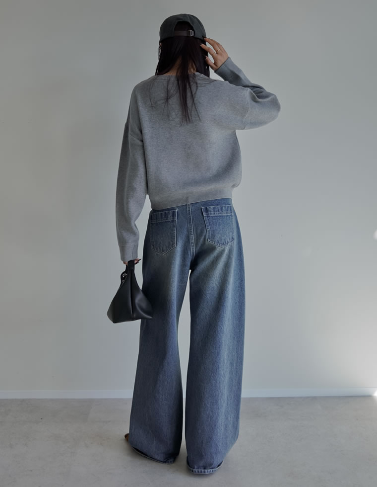 ベア刺繍ニットプルオーバー