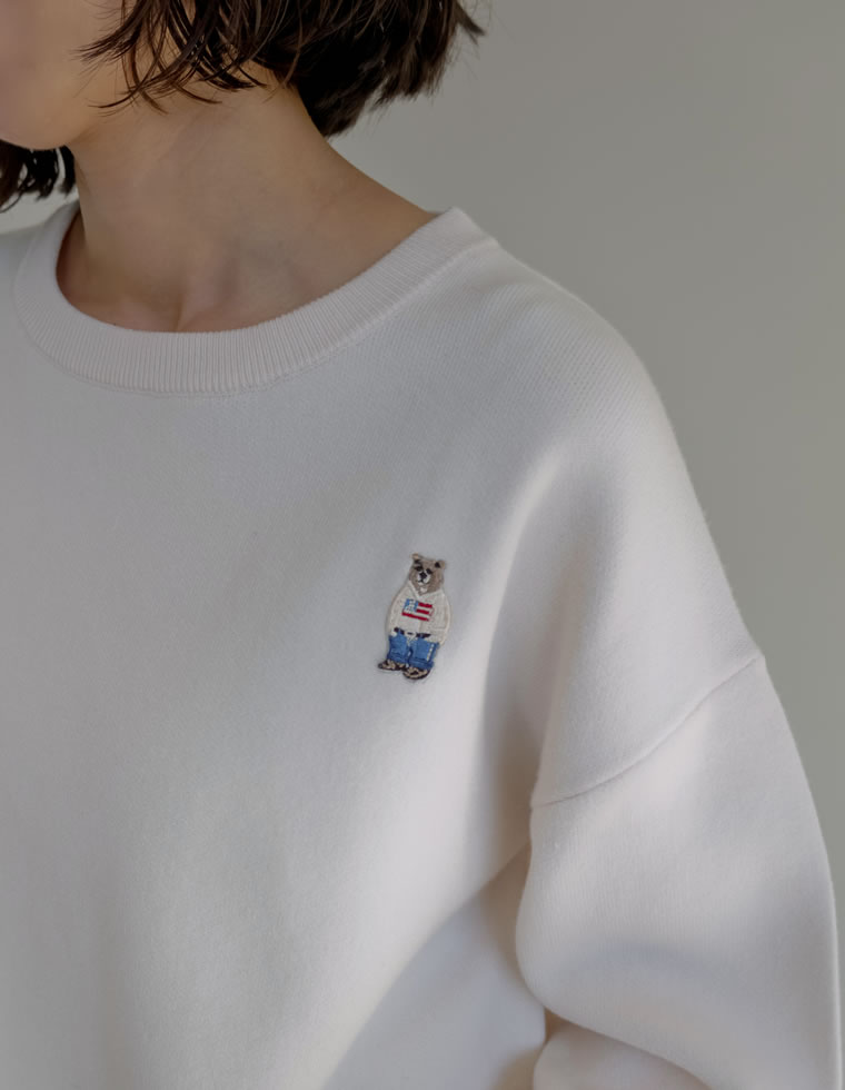 ベア刺繍ニットプルオーバー