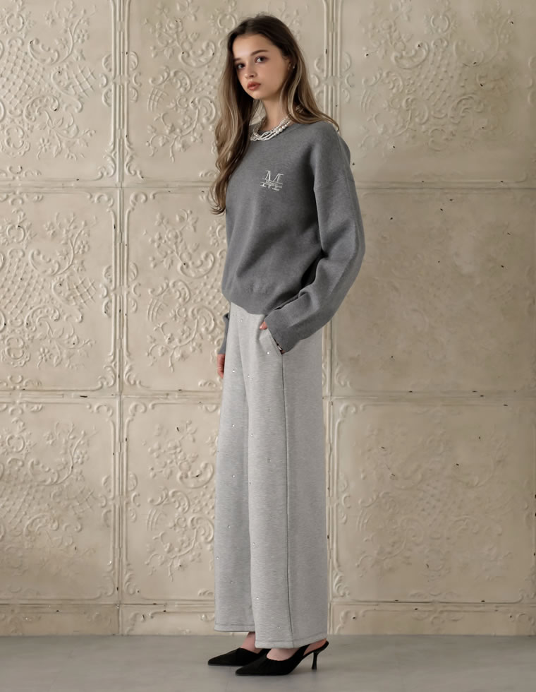 刺繍ロゴエンブレムニットトップス