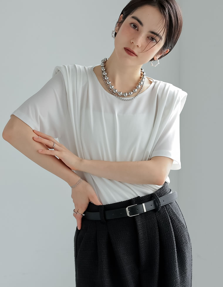 肩タックパワーショルカットトップス