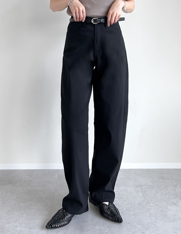 エアリーストレッチバレルレッグパンツ