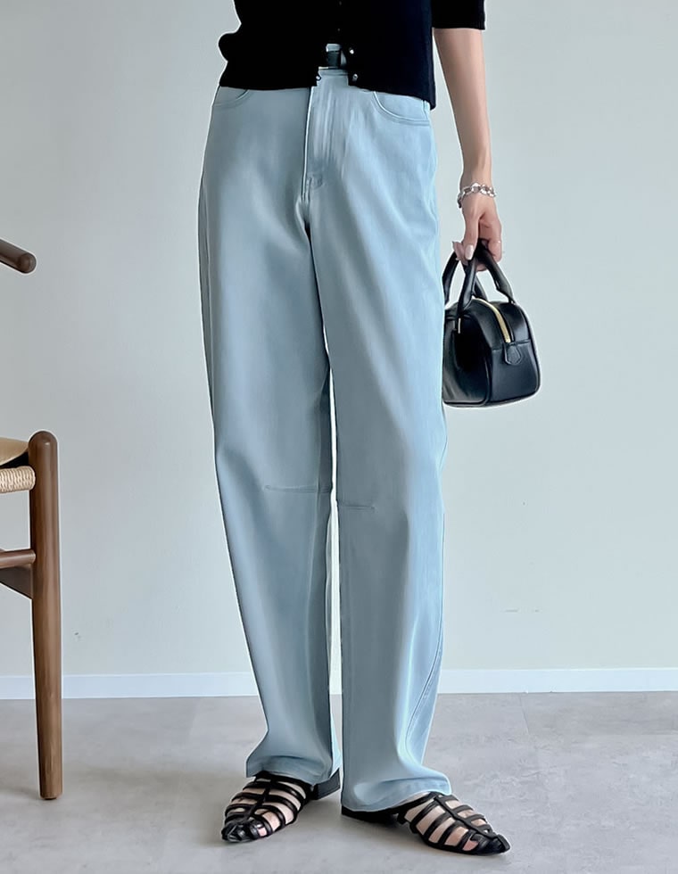 エアリーストレッチバレルレッグパンツ