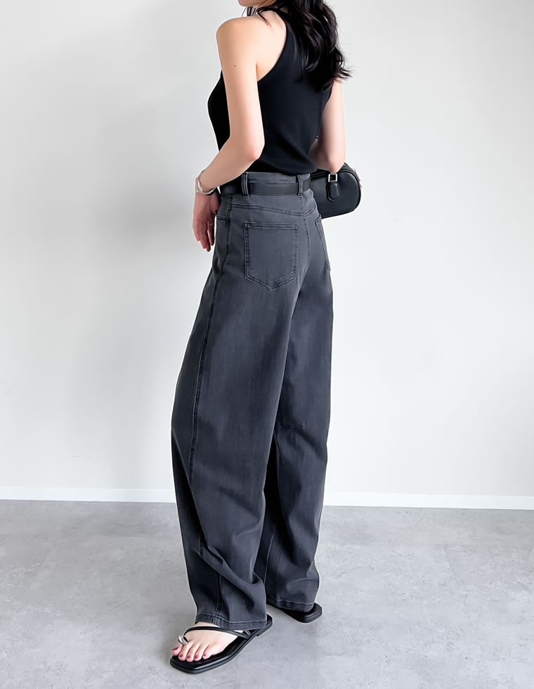 エアリーストレッチバレルレッグパンツ