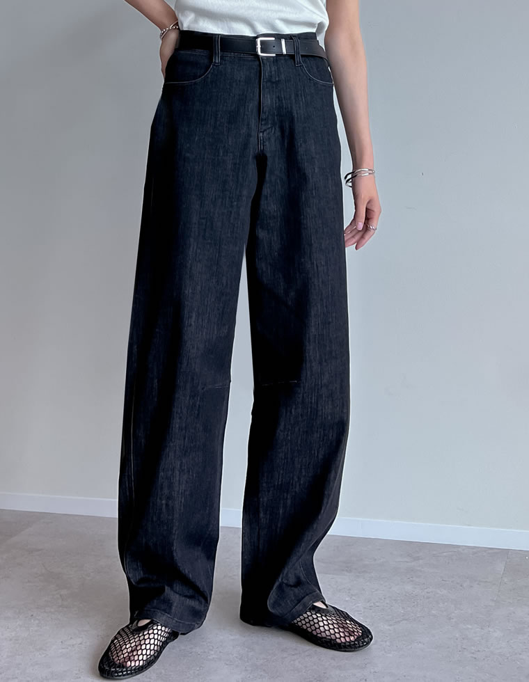 エアリーストレッチバレルレッグパンツ
