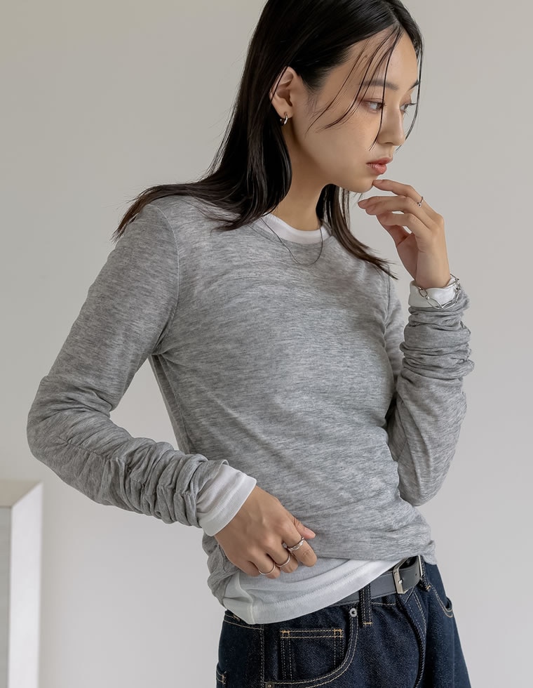 フラッフィシアー袖ギャザートップス