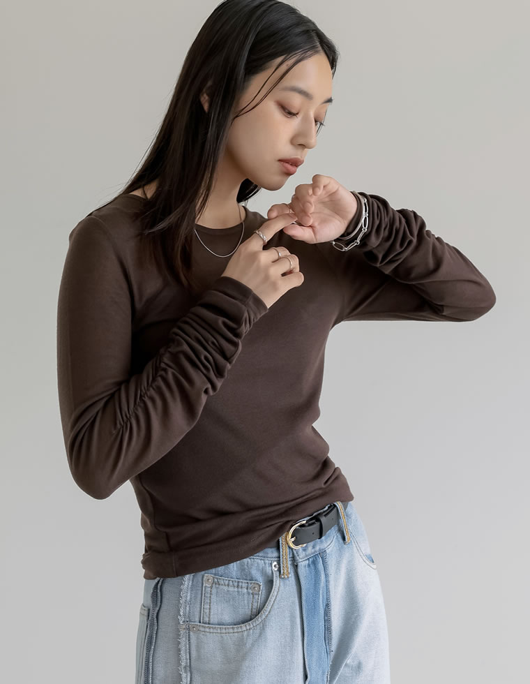フラッフィシアー袖ギャザートップス