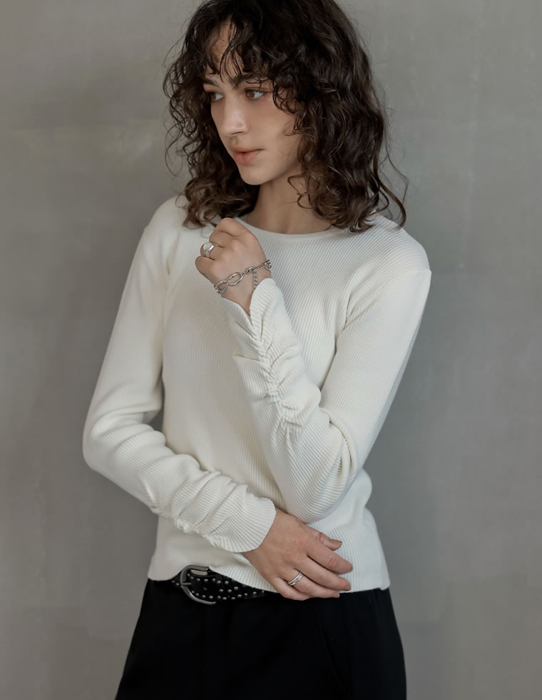 袖シャーリングリブニットトップス