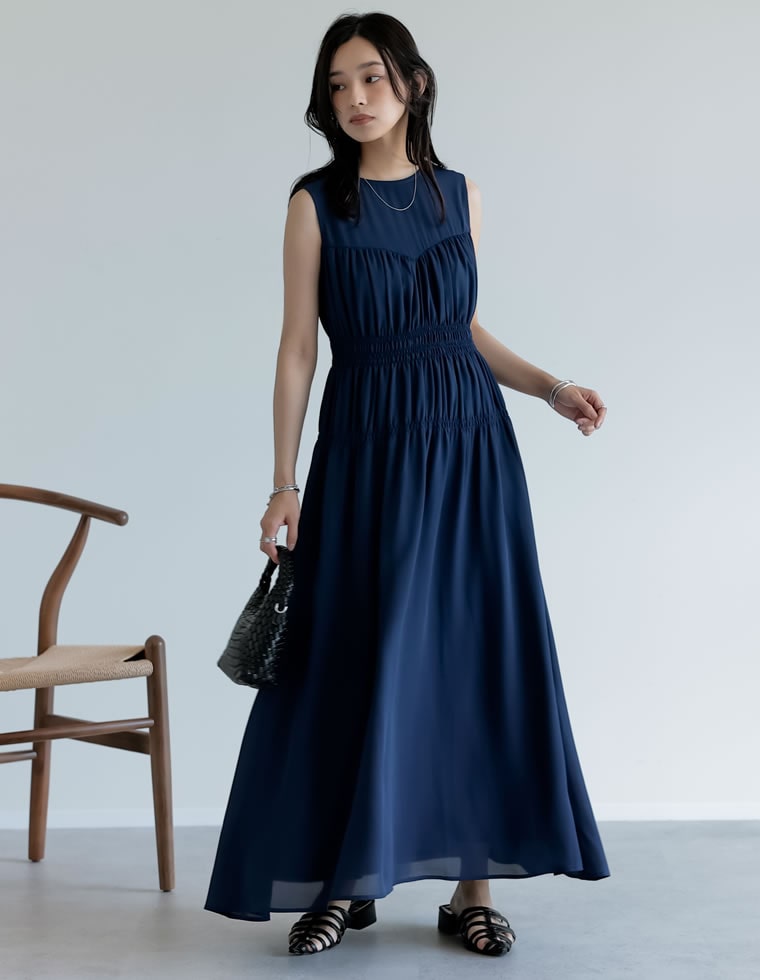 シフォンギャザーデザインワンピース