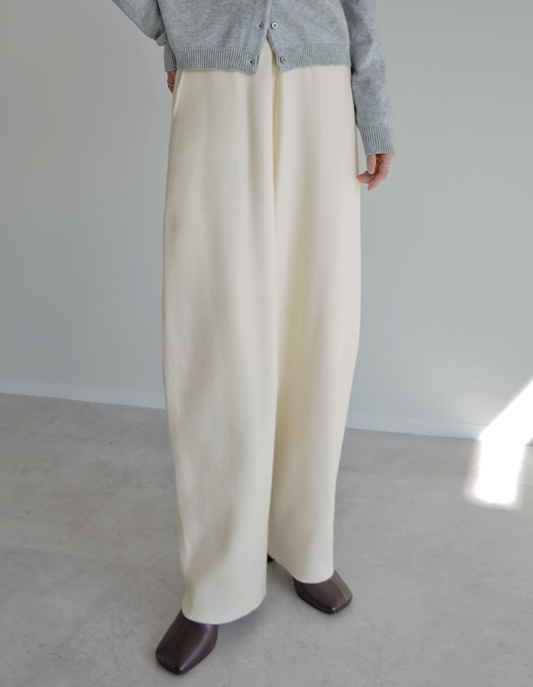 ニットバレルレッグカーブパンツ