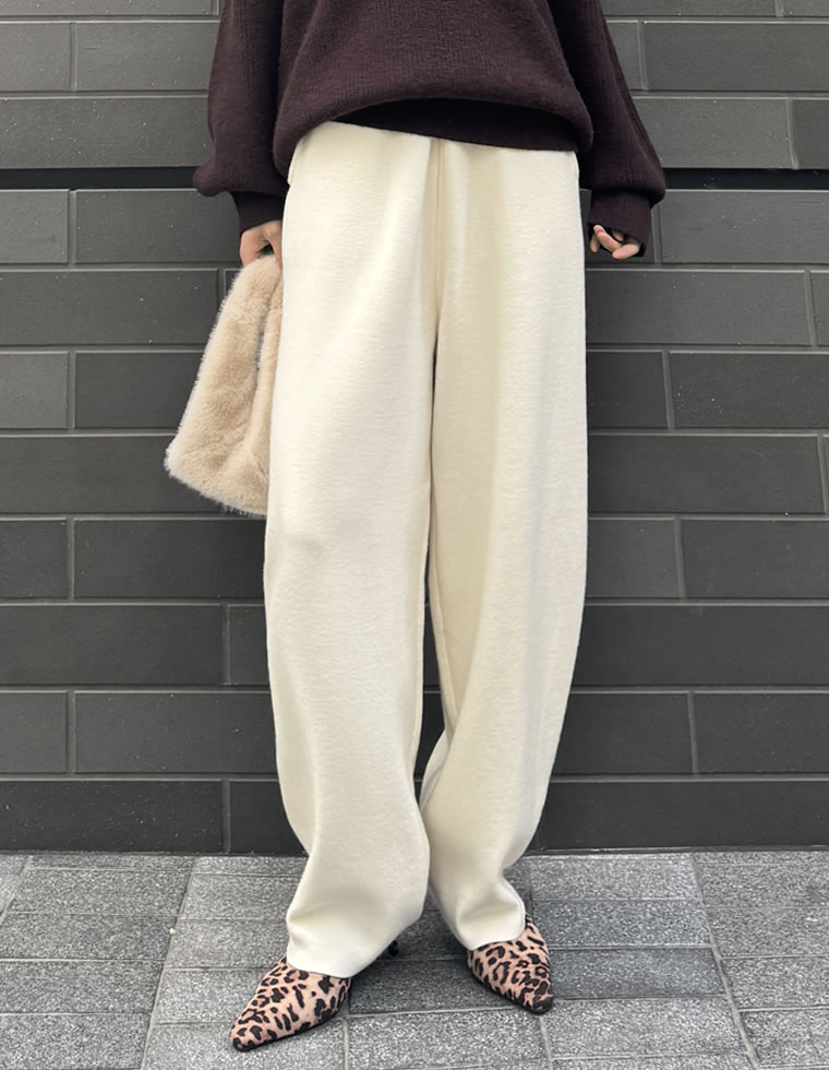 ニットバレルレッグカーブパンツ