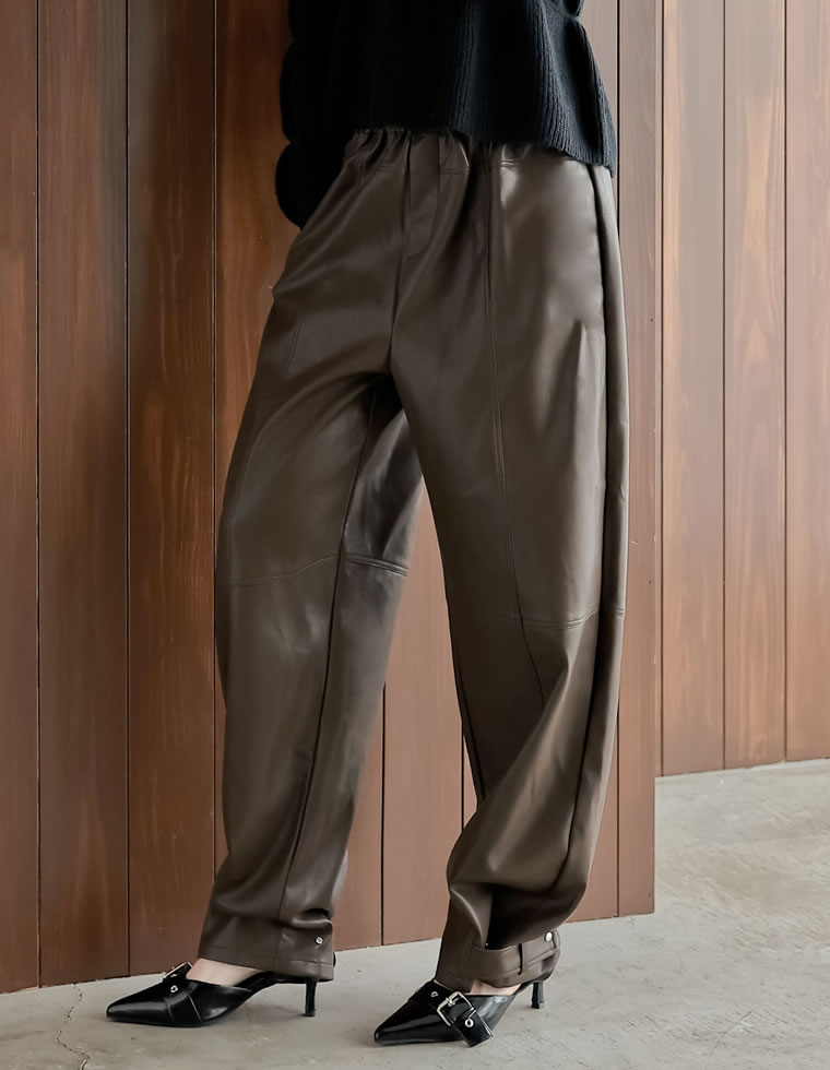 フェイクレザーアンクルベルトパンツ