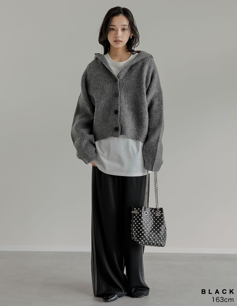 フェイクレザースタッズ付きチェーンバッグ