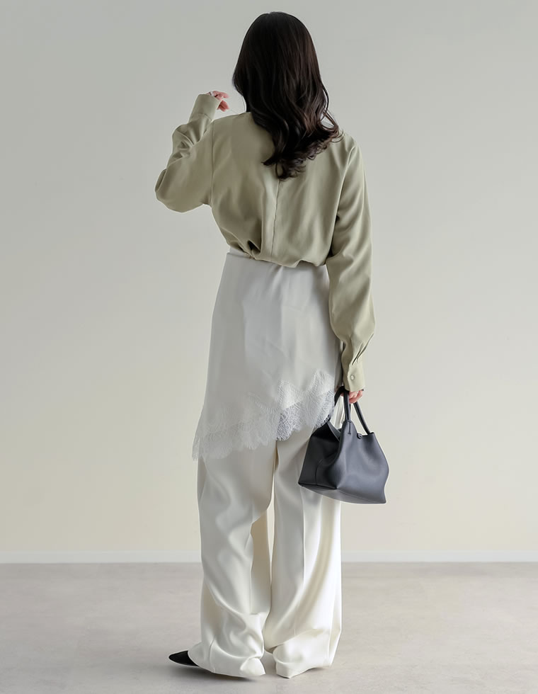 ピーチスキンタイ付きハイネックブラウス