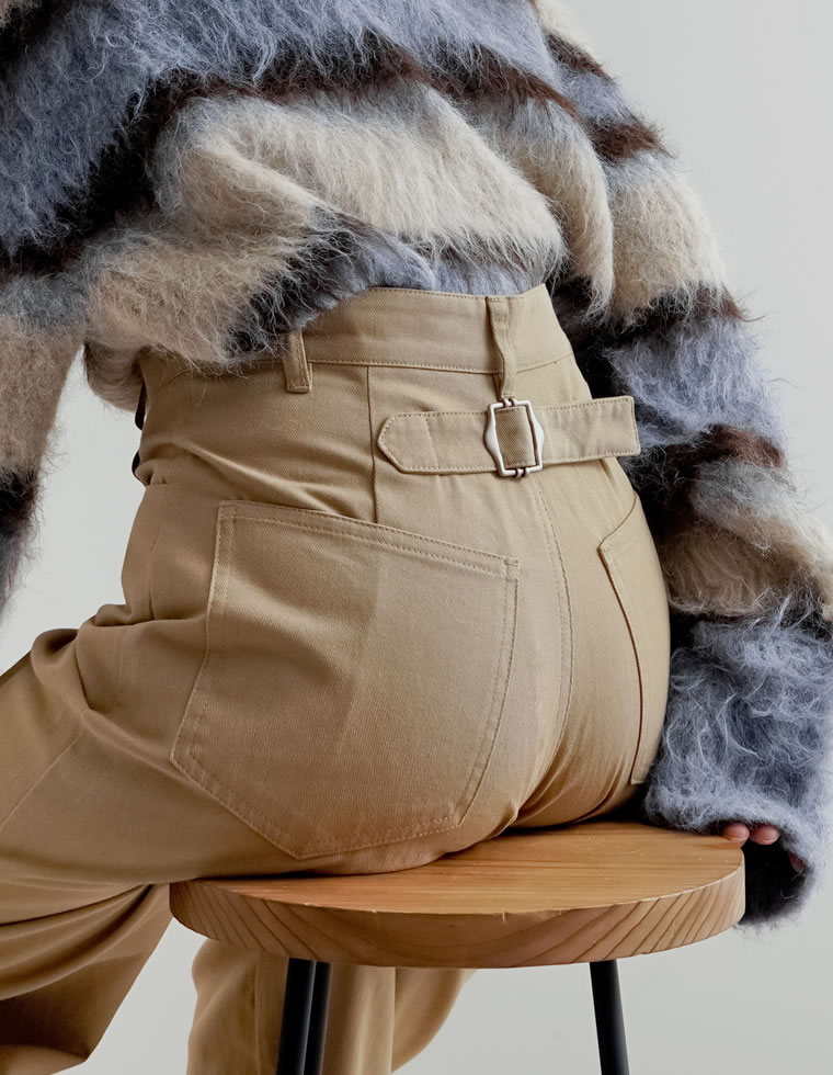 コットンツイル後ろバックルデザインパンツ