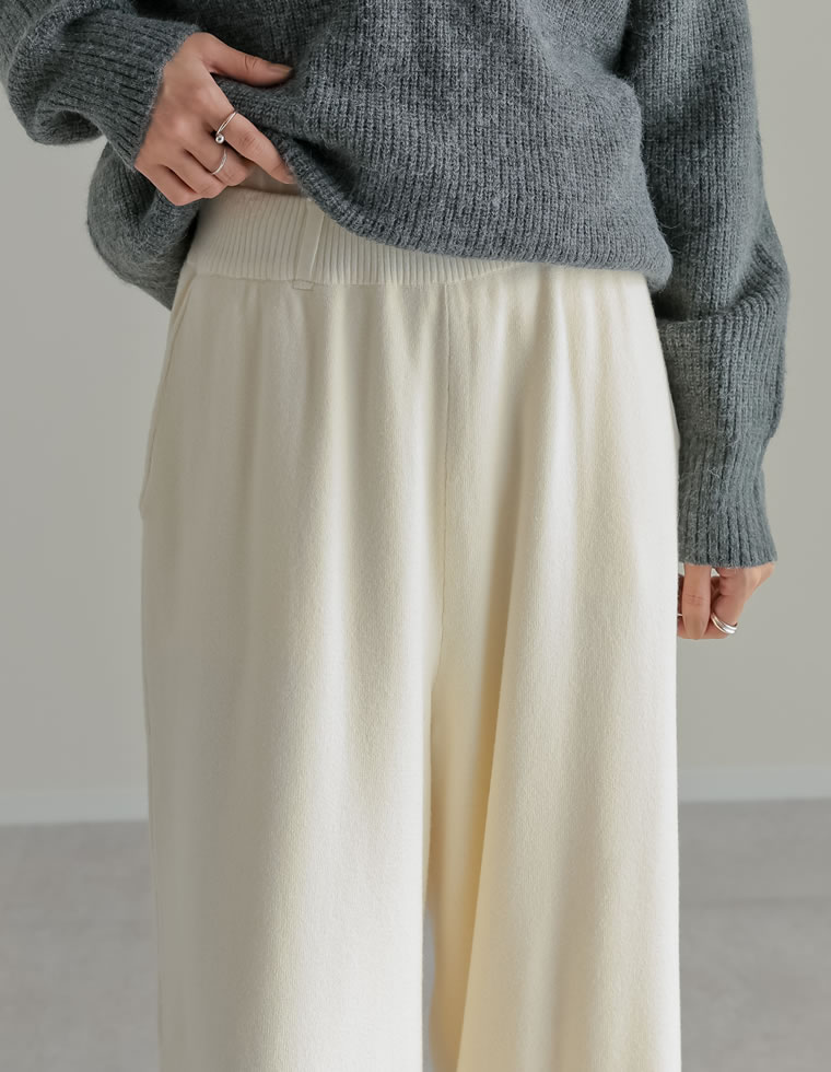 ベルトループ付きニットパンツ