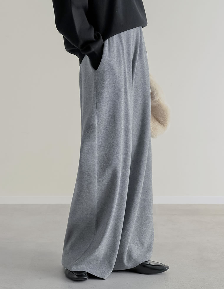ベルトループ付きニットパンツ