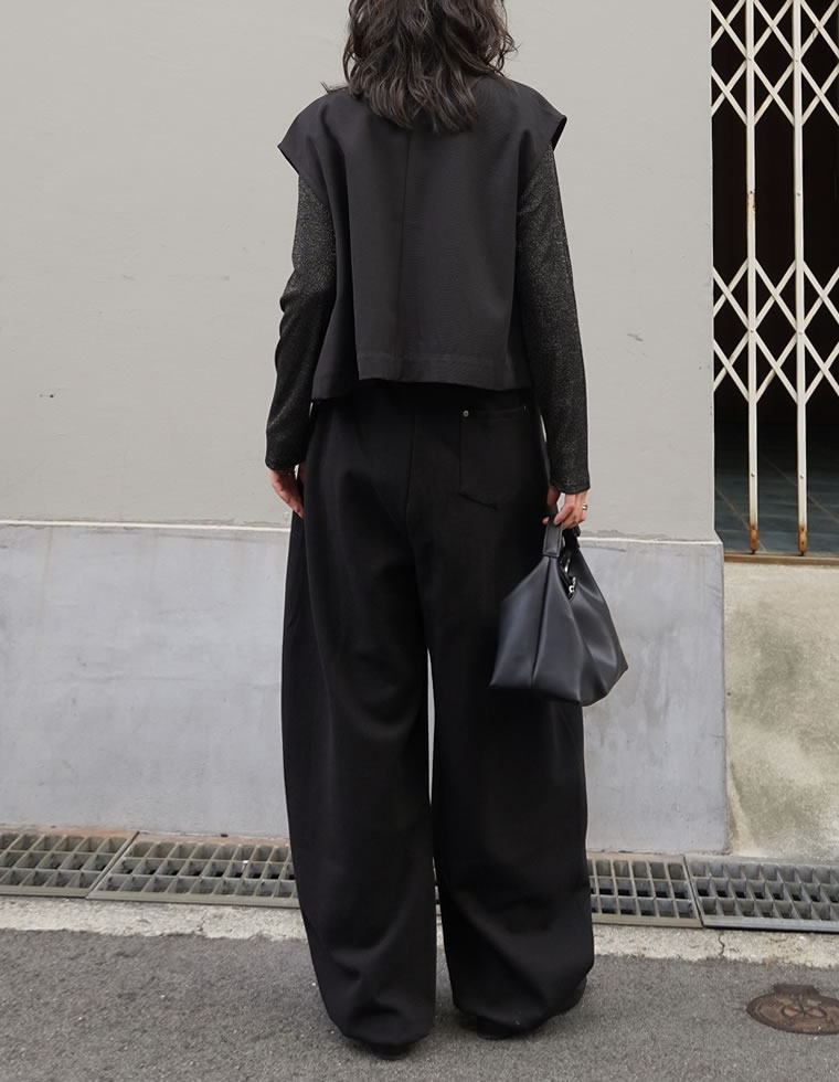 リベット付きダンボールワイドパンツ