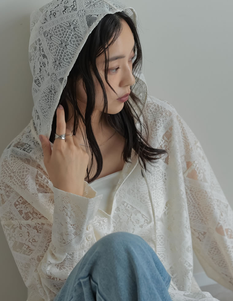 ストレッチブロックレースフードシャツ