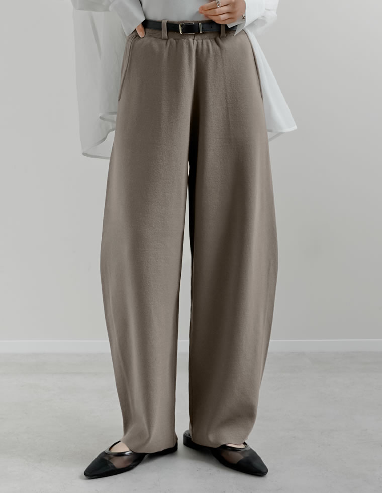レーヨン混ニットバレルレッグカーブパンツ