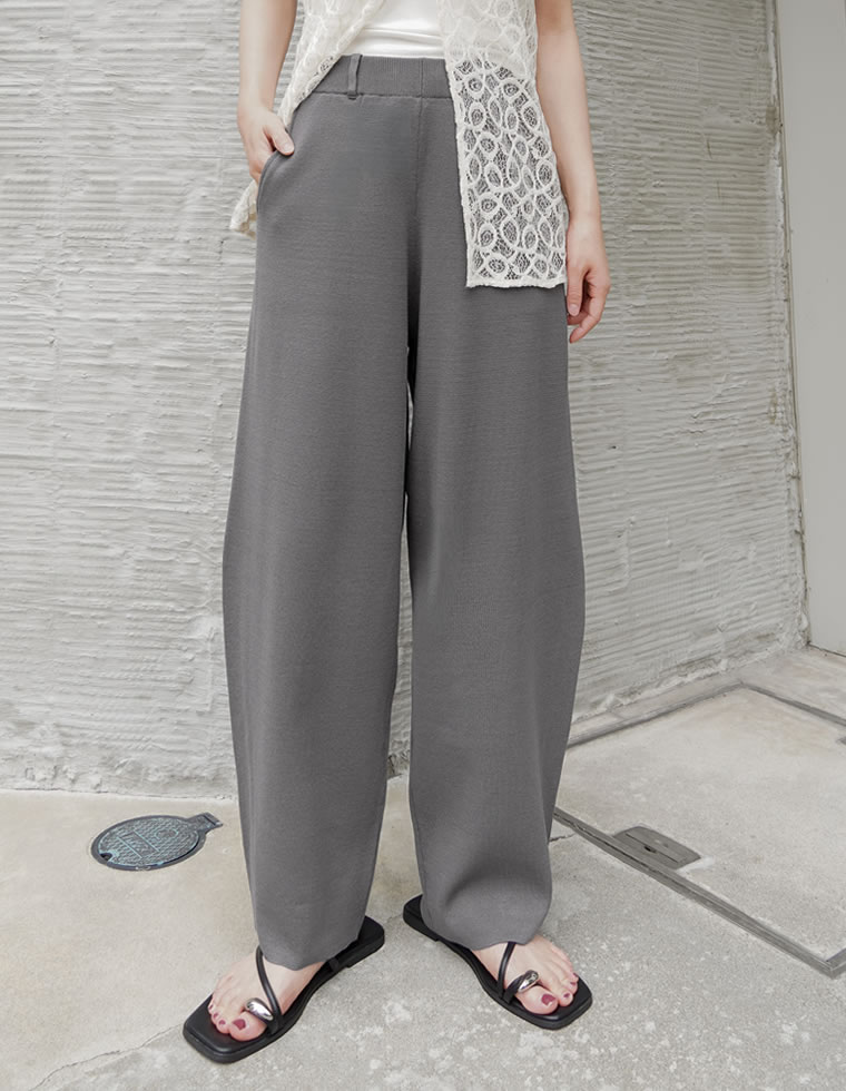 レーヨン混ニットバレルレッグカーブパンツ