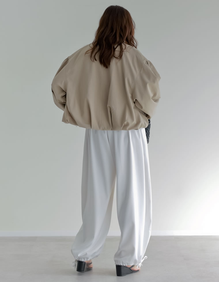 サテン裾ドロストバルーンワイドパンツ