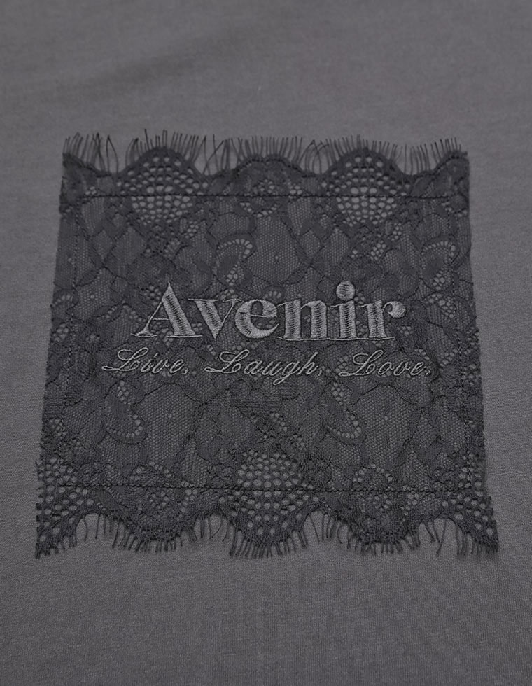 レース刺繍ロゴTシャツ