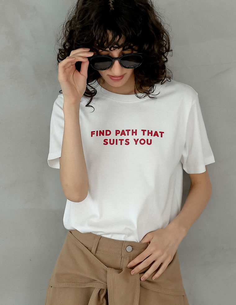 プレーティング天竺スローガンTシャツ