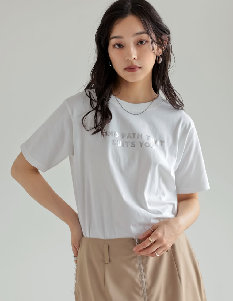 プレーティング天竺スローガンTシャツ