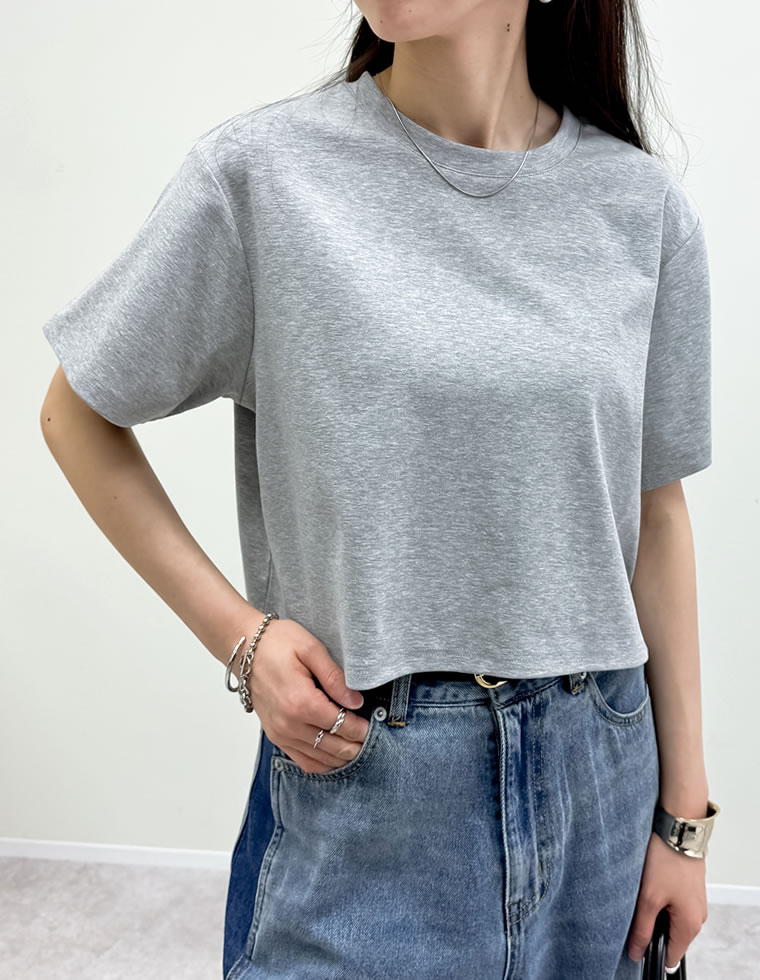 セミクロップド半袖Tシャツ