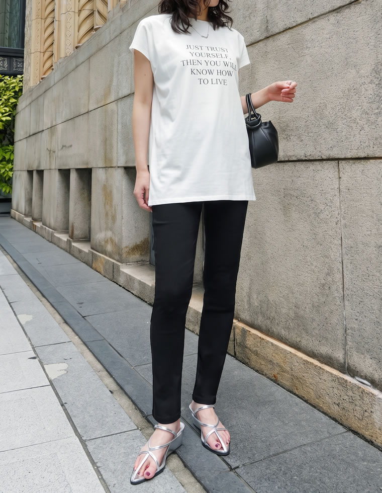 ウエストシェイプスキニーorフレアパンツ