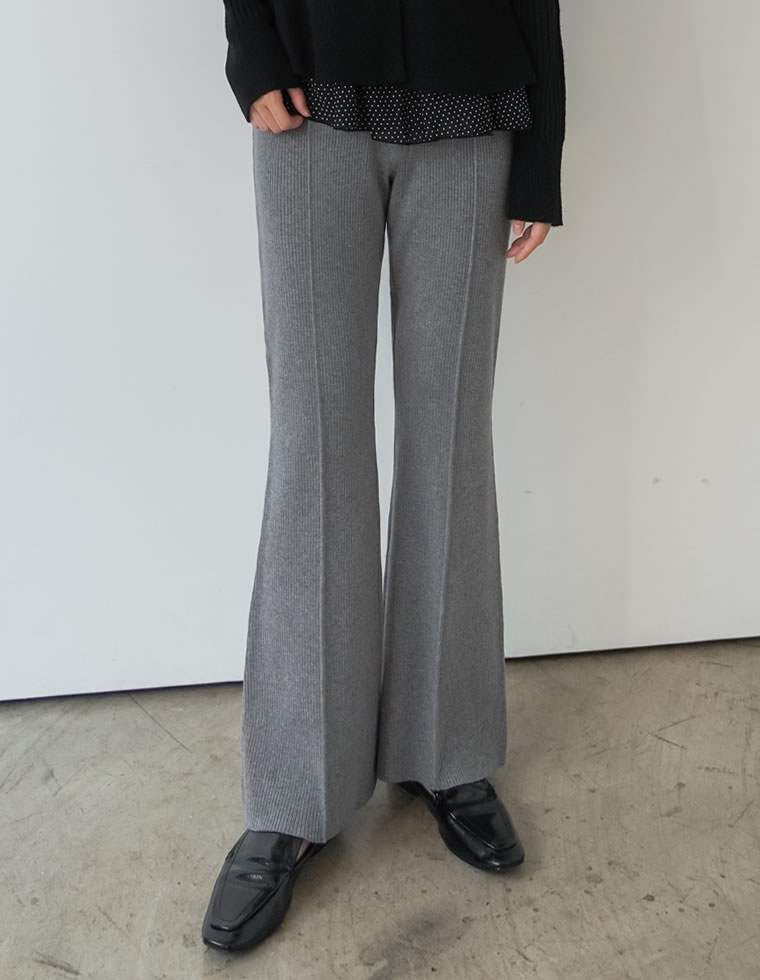 リブニットキックフレアパンツ